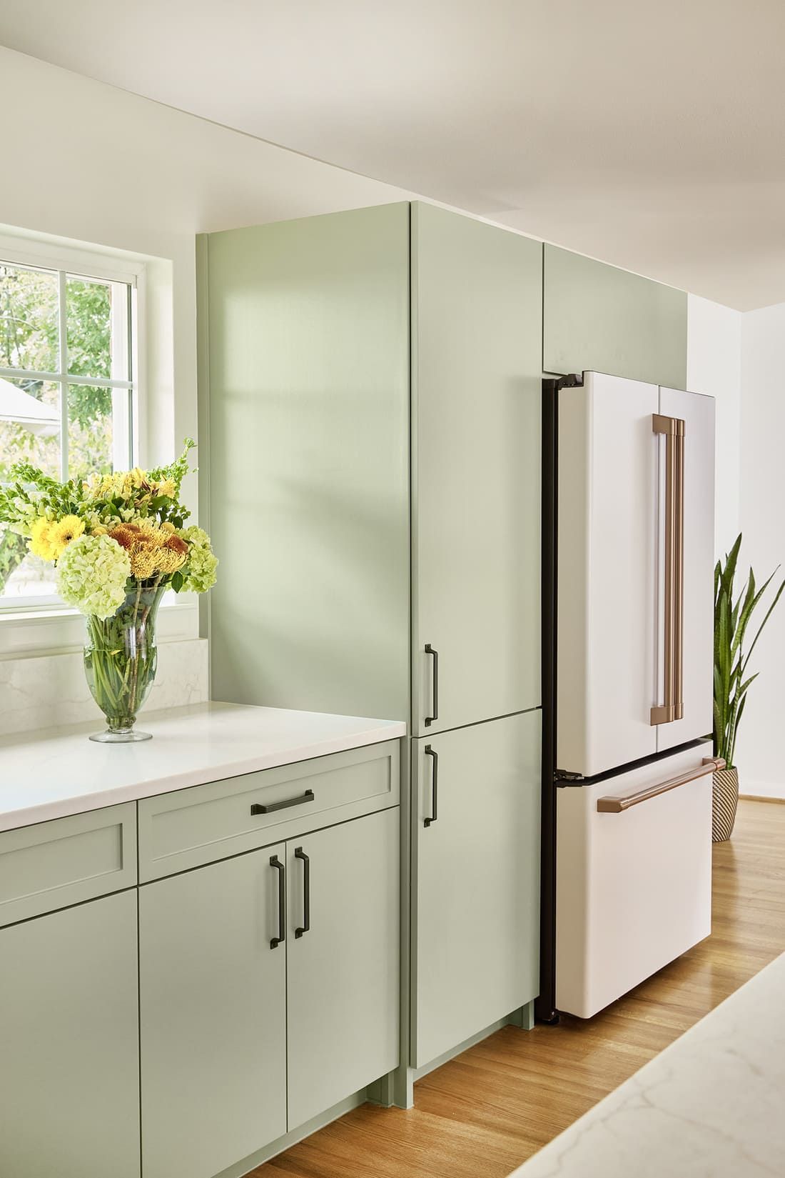 Flat panel cabinets in Dallas farmhouse kitchen remodel by Sardone | McLain