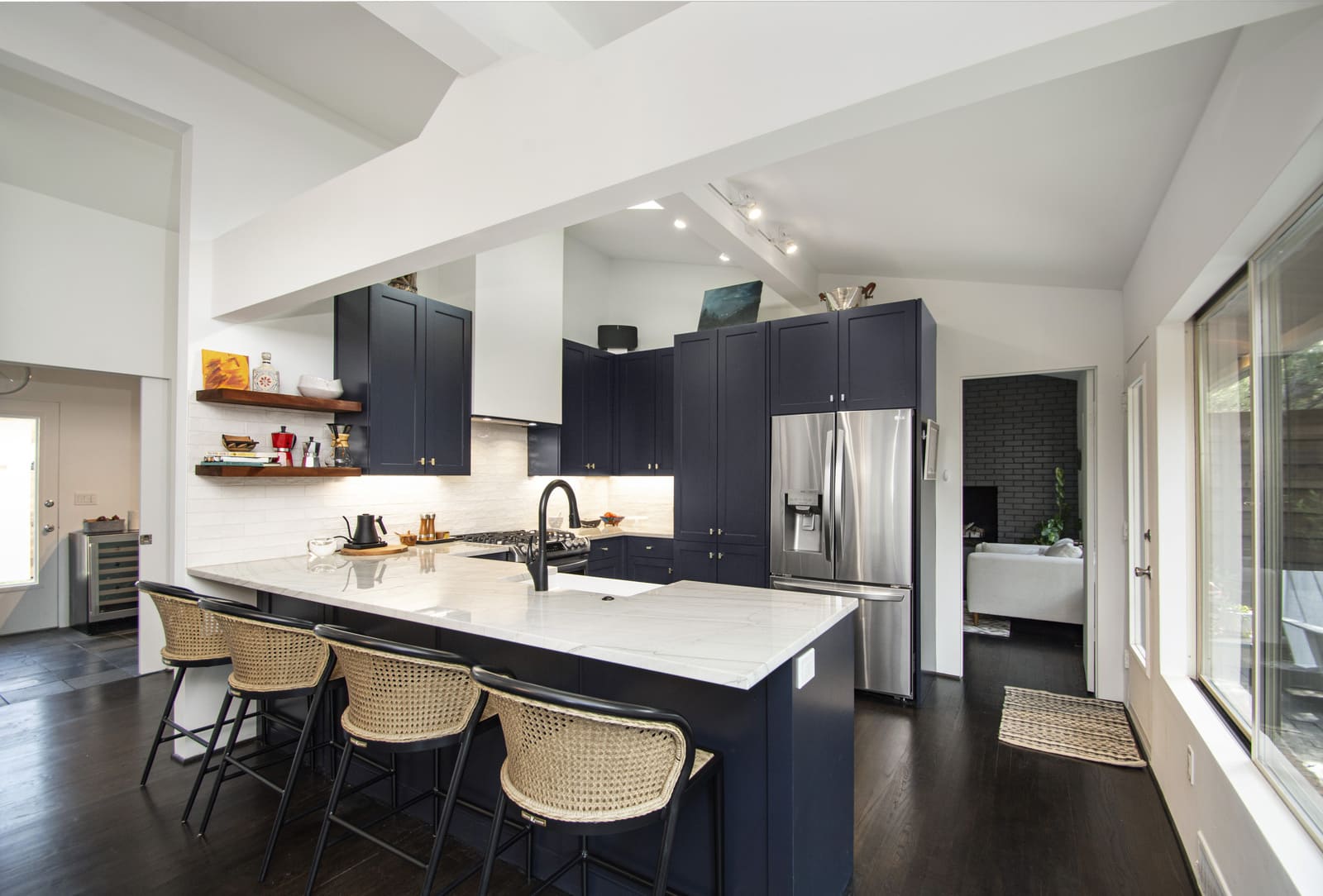 Dallas, TX kitchen remodel by Sardone | McLain with blue cabinets-1