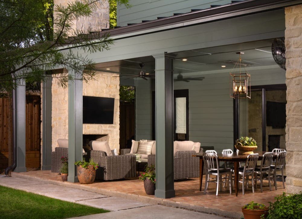 Outdoor kitchen in Dallas new construction home by Sardone | McLain