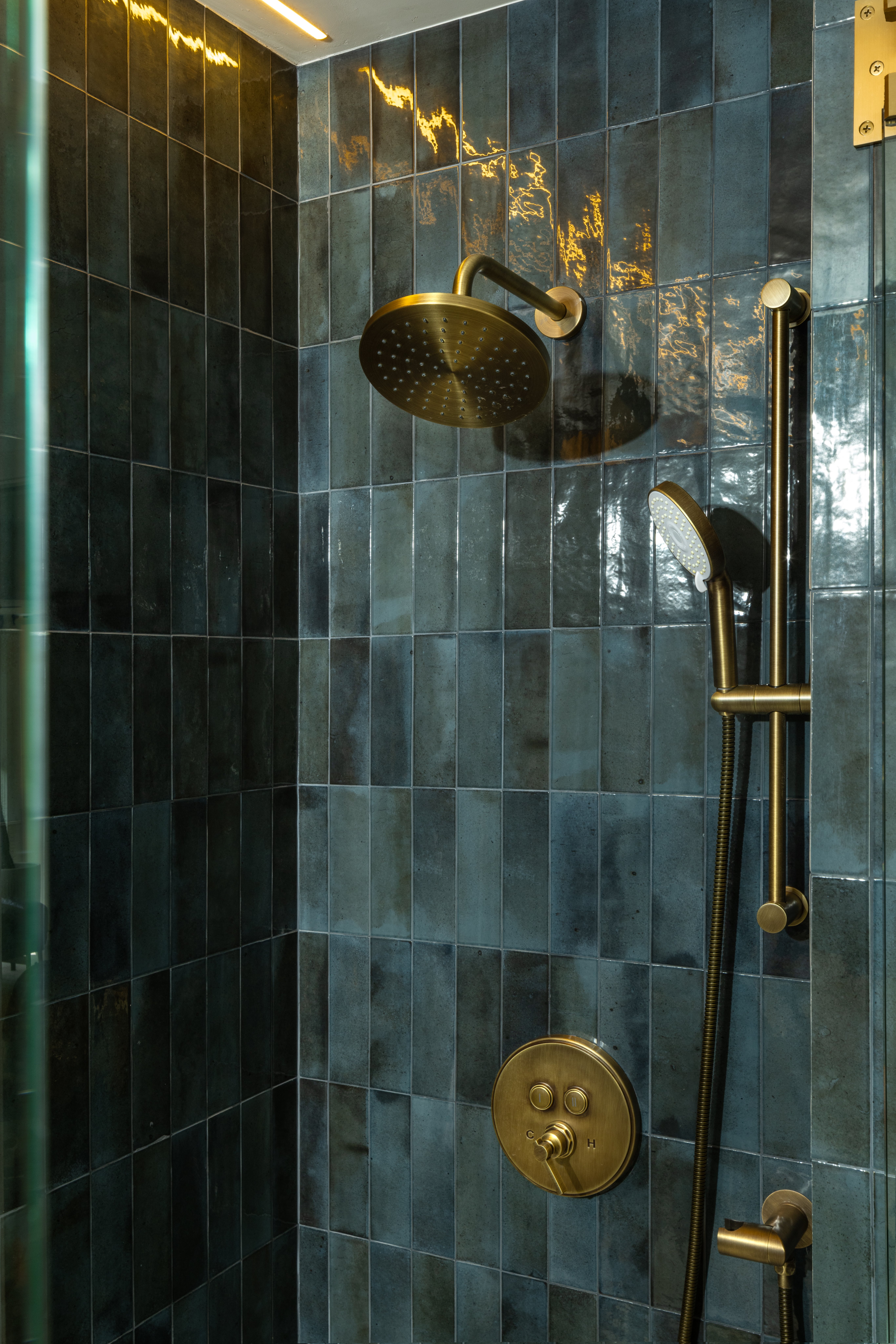 SM-9831Ravensway6.2025-30