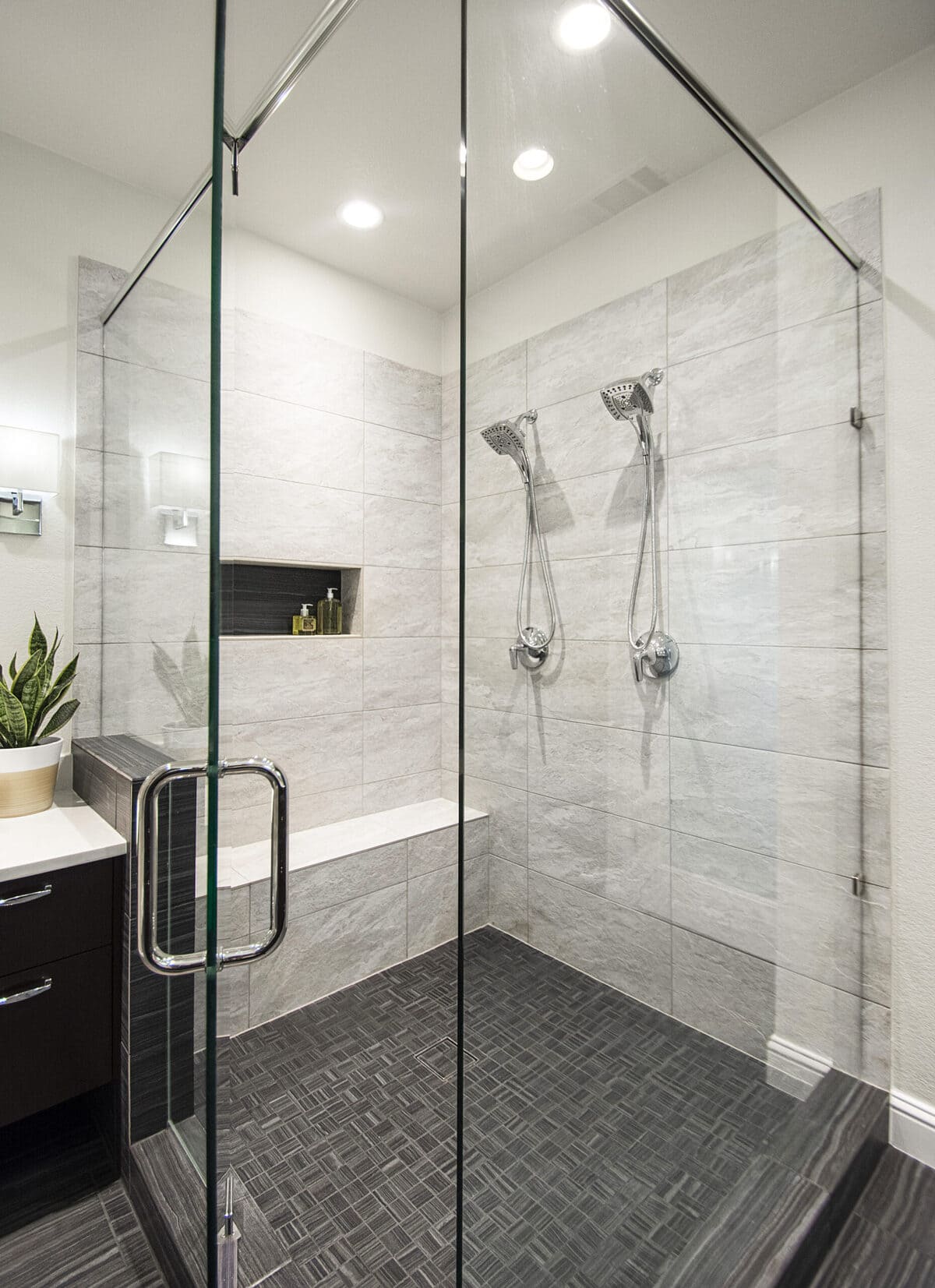 Dallas bathroom remodel with built-in bench and shelf in walk-in shower by Sardone | McLain
