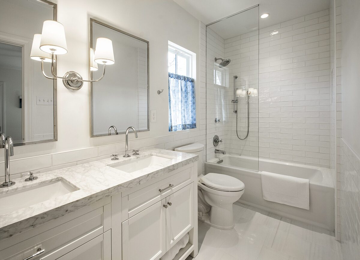 Primary bath bump-out addition with walk-in shower and double vanity in Dallas, TX